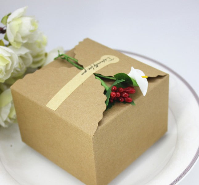50pz Cubo Scatola Portaconfetti Porta dolcetti Carta Kraft Autoadesivo Chiusura Fiore Calle e Bacche