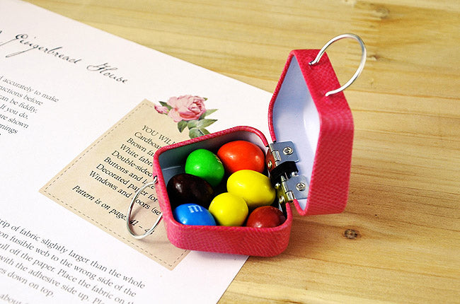 SCATOLA FORMA BAGAGLIO VALIGIA BORSA IN MATERIALE FERRO-PORTACONFETTI BOMBONIERE TEMA VIAGGIO MONDO