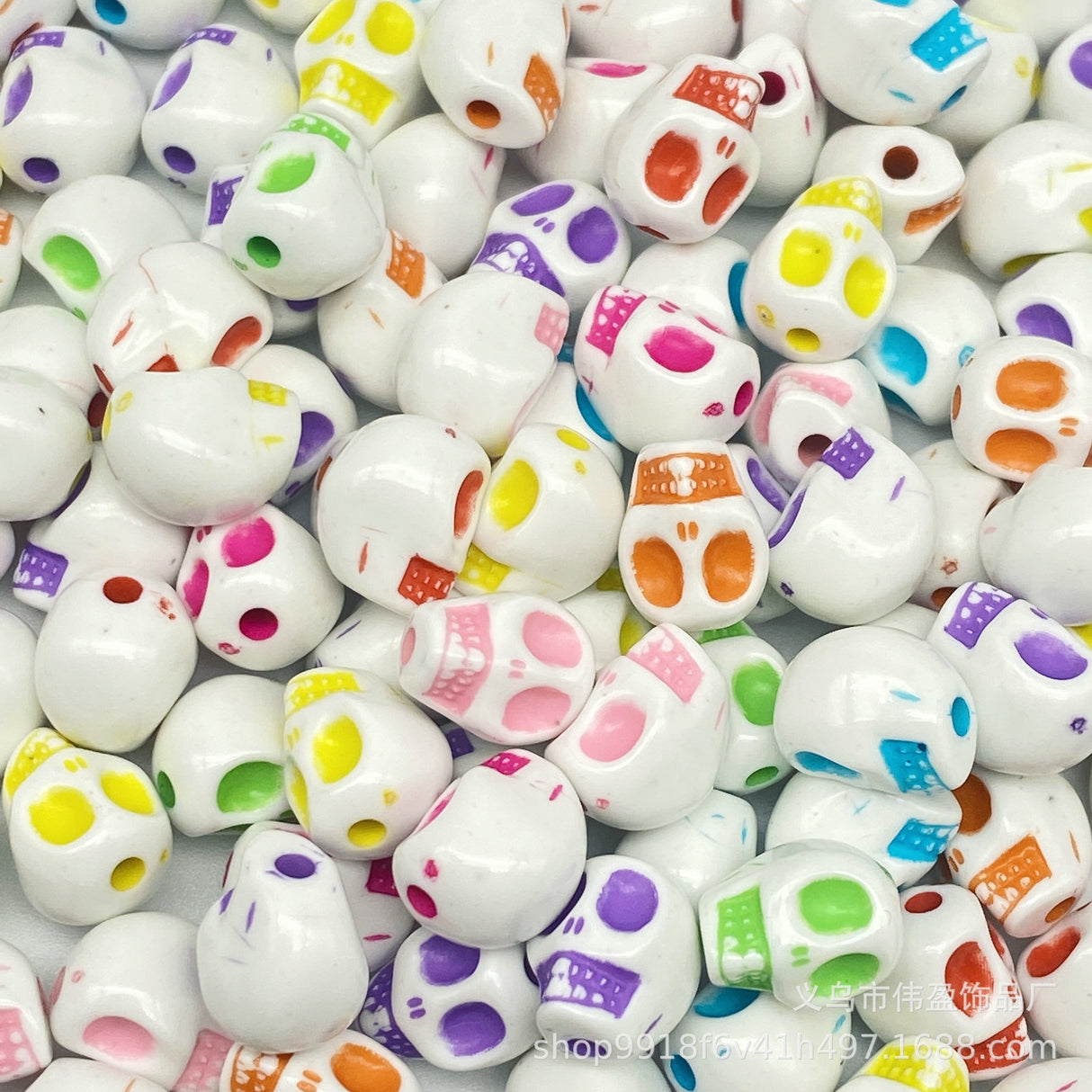 50 pezzi perline a forma di teschio in acrilico bianco colorato 8 * 10mm