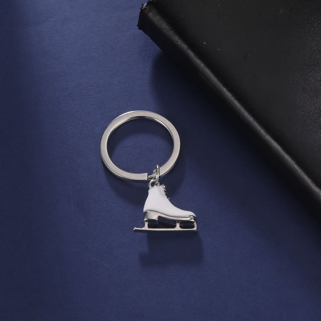 Portachiavi con ciondolo a forma di pattini da ghiaccio Bomboniera Pensiero Regalo Applicazione