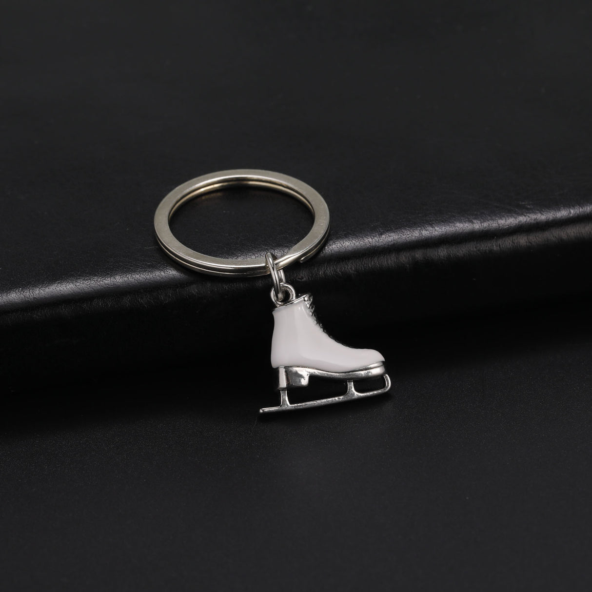 Portachiavi con ciondolo a forma di pattini da ghiaccio Bomboniera Pensiero Regalo Applicazione