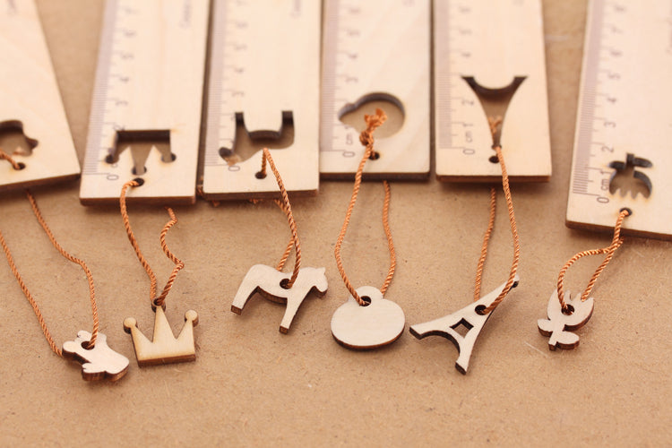 Segnalibro Righello in materiale Legno elegante taglia con ciondolo regalo