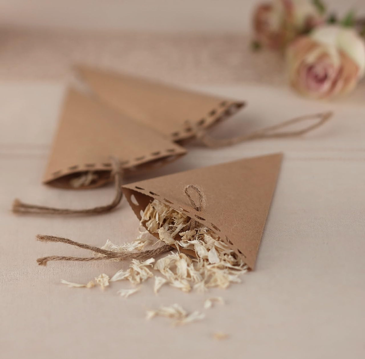 100pz Coni Pronti Porta Riso Petali Matrimonio Tema Naturale Cartoncino Kraft Corda di Canapa