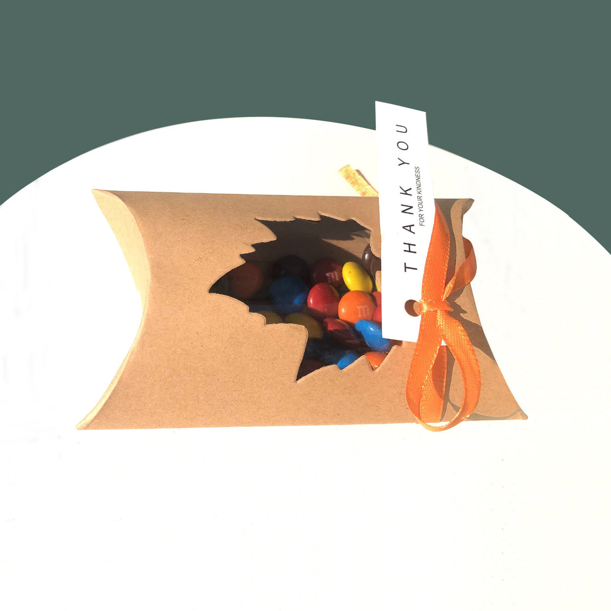 50pz Cuscino Portaconfetti Carta Kraft Finestra Foglia d'acero Nastro e Biglietto