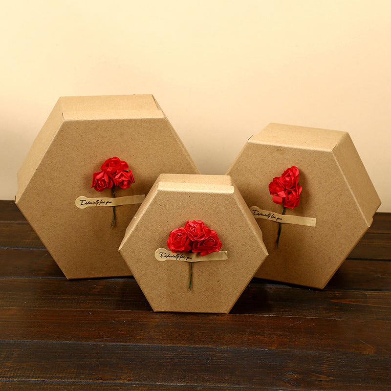 Set di 3 Scatole Regalo con Coperchio in Cartone, Misura 22 * 19 * 10cm + 19 * 16.5 * 8.5cm + 16 * 14 * 7 cm