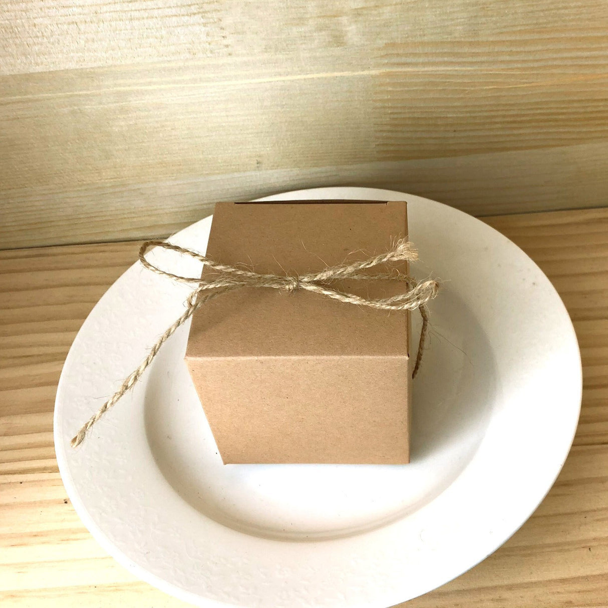 50pz Cubo Scatola Portaconfetti In carta Kraft con Corda in canapa Tema naturale