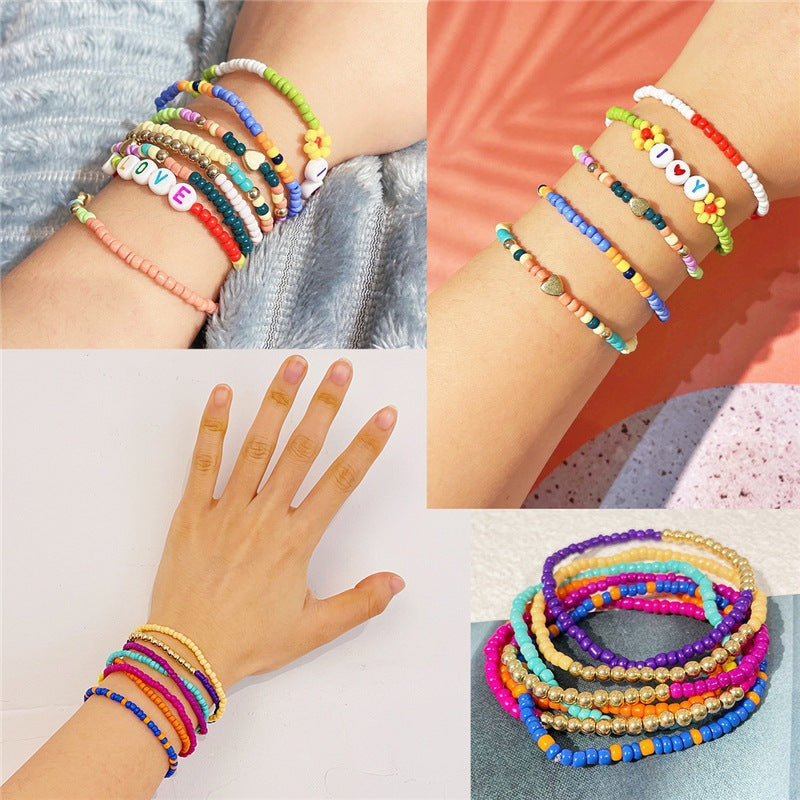 Perline di Vetro, 7200 Pezzi Perline per Braccialetti, 24 Colori Kit Perline 3mm con Scatola Organizer, Kit Bigiotteria Fai Da Te per Bambini e Adulti