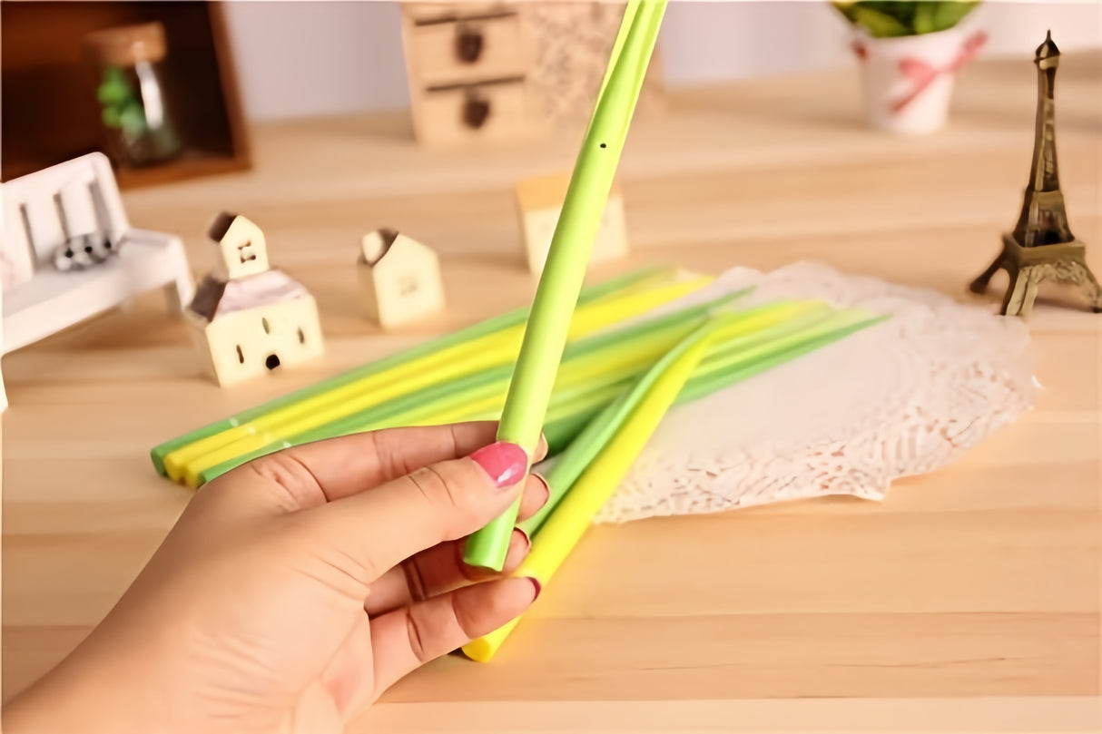 6PZ PENNA CON INCHIOSTRO NERO IN FORMA ERBA MORBIDA VERDE/GIALLO GOMMA