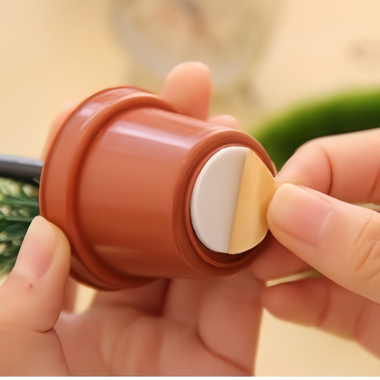 4 PEZZI SEGNAPOSTO SEGNATAVOLO ALBERO PENNA A SFERA CON ADESIVO SOTTO BOMBONIERA REAGLO