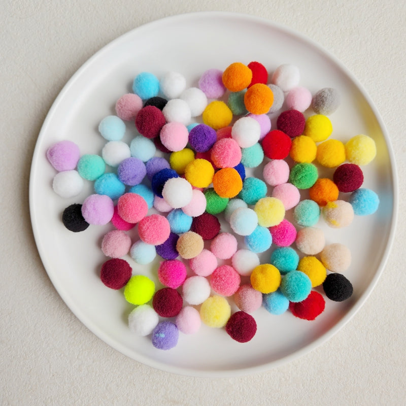 600pz Pompon Assortiti palline piccoli colorati Feltro creazione decorazione 1cm/1.5cm/2cm
