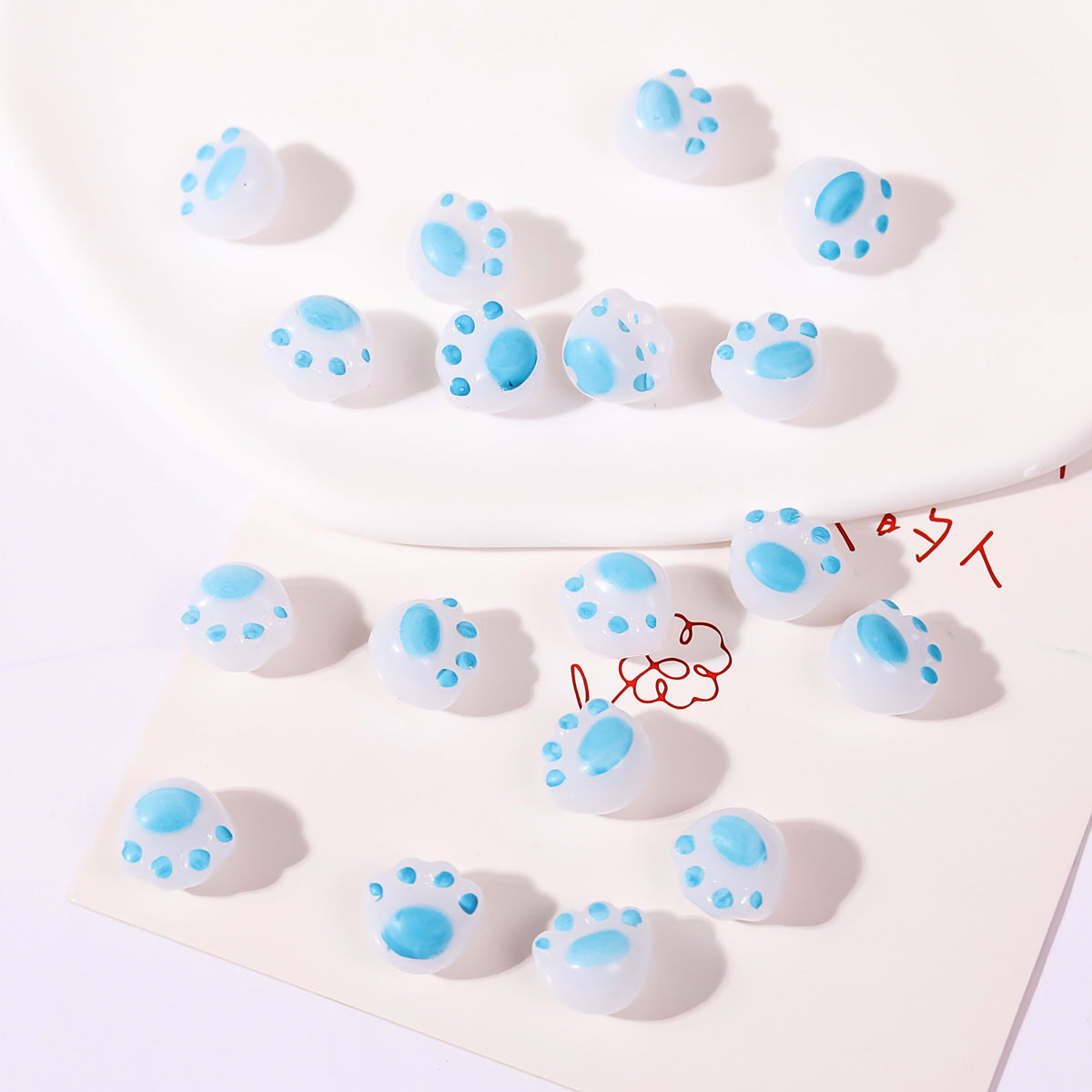 50 Perline Acriliche a Forma di Zampa di Gatto, Colori Assortiti